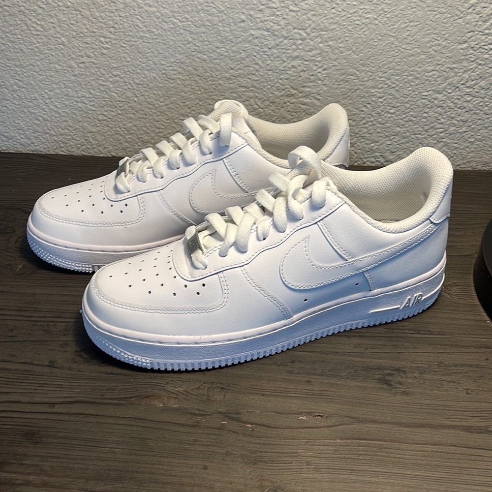 Nike Air Force 1 '07 - SIZE 10.5
